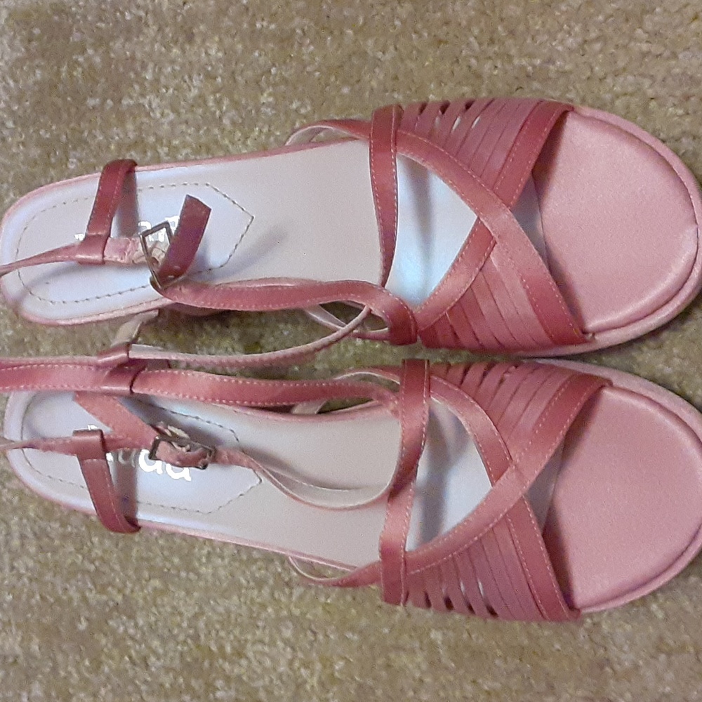Super cute pink chunky heel shoes pink size 8